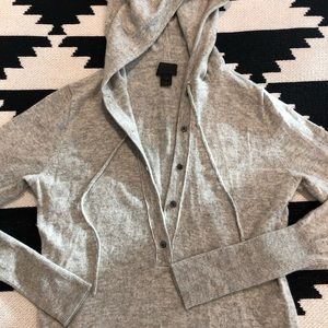 Spring-perfect 100% cashmere pullover